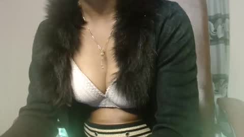 Snapshot of desi_baby_doll chatting on 11/30/25, 02:15 Dolly online show from 11/30/25, 02:15