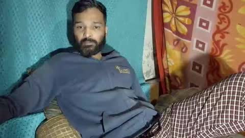 desi_boy799417 online show from 02/04/26, 10:21