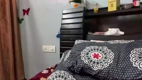 simran online show from 11/24/25, 03:28