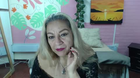Snapshot of desire_latin chatting on 12/05/24, 09:17 VALERIA online show from 12/05/24, 09:17