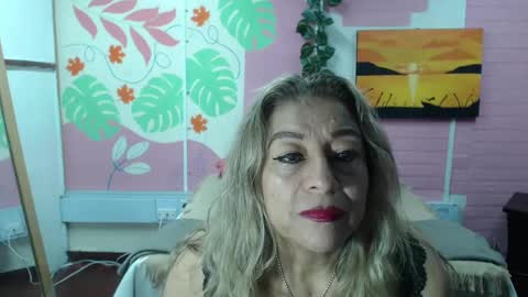 Snapshot of desire_latin chatting on 01/06/25, 03:29 VALERIA online show from 01/06/25, 03:29