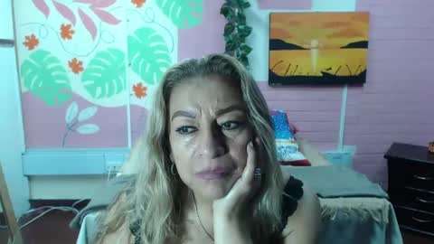 Snapshot of desire_latin chatting on 01/06/25, 06:52 VALERIA online show from 01/06/25, 06:52