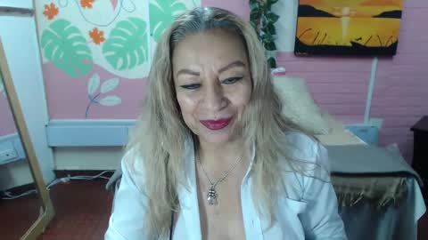 Snapshot of desire_latin chatting on 02/11/25, 09:25 VALERIA online show from 02/11/25, 09:25