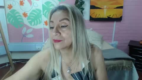 Snapshot of desire_latin chatting on 09/08/25, 05:01 VALERIA online show from 09/08/25, 05:01