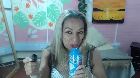 Snapshot of desire_latin chatting on 09/25/25, 04:21 VALERIA online show from 09/25/25, 04:21