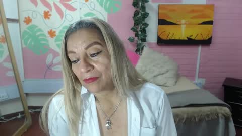 Snapshot of desire_latin chatting on 10/01/25, 05:30 VALERIA online show from 10/01/25, 05:30