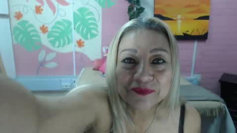 Snapshot of desire_latin chatting on 05/29/26, 03:43 VALERIA online show from 05/29/26, 03:43