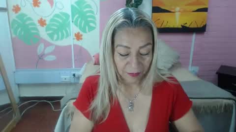 Snapshot of desire_latin chatting on 06/09/26, 03:23 VALERIA online show from 06/09/26, 03:23