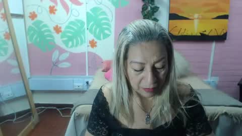 Snapshot of desire_latin chatting on 06/15/26, 03:47 VALERIA online show from 06/15/26, 03:47