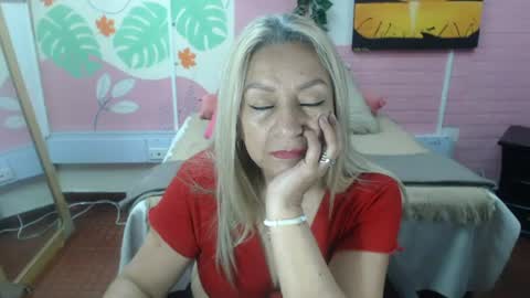 Snapshot of desire_latin chatting on 06/16/26, 05:15 VALERIA online show from 06/16/26, 05:15