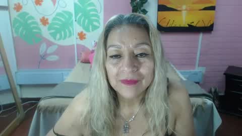 Snapshot of desire_latin chatting on 06/18/26, 08:35 VALERIA online show from 06/18/26, 08:35