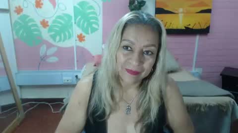 Snapshot of desire_latin chatting on 06/19/26, 03:49 VALERIA online show from 06/19/26, 03:49