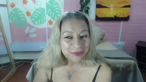 Snapshot of desire_latin chatting on 06/26/26, 04:22 VALERIA online show from 06/26/26, 04:22