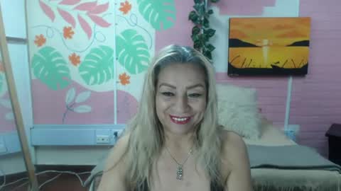Snapshot of desire_latin chatting on 06/27/26, 03:50 VALERIA online show from 06/27/26, 03:50