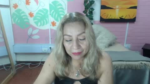 Snapshot of desire_latin chatting on 07/20/26, 04:53 VALERIA online show from 07/20/26, 04:53