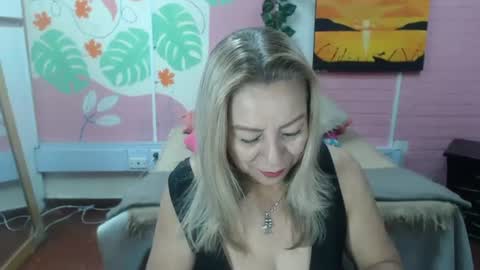 Snapshot of desire_latin chatting on 07/28/26, 02:35 VALERIA online show from 07/28/26, 02:35