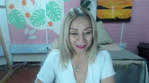 Snapshot of desire_latin chatting on 07/30/26, 04:39 VALERIA online show from 07/30/26, 04:39
