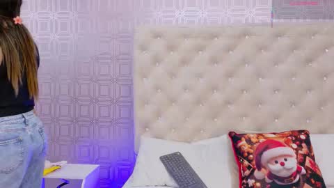 Sara Desire online show from 11/25/25, 12:16