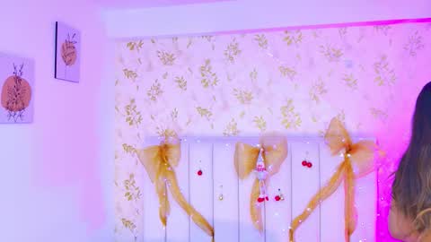 Sara Desire online show from 12/20/25, 12:23