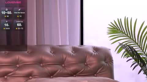 Mia online show from 11/21/25, 06:01