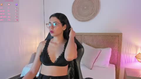 Snapshot of desireee_ chatting on 05/08/26, 12:10 desire online show from 05/08/26, 12:10