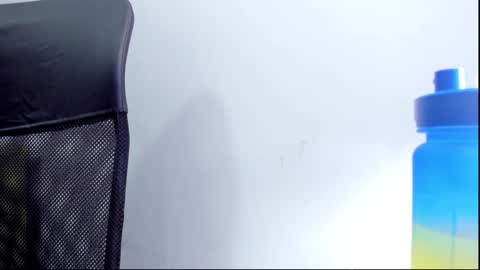 Snapshot of desirehugeboobs4you chatting on 02/22/25, 02:50 Nicky online show from 02/22/25, 02:50