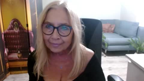 S O F I A online show from 10/26/25, 02:45