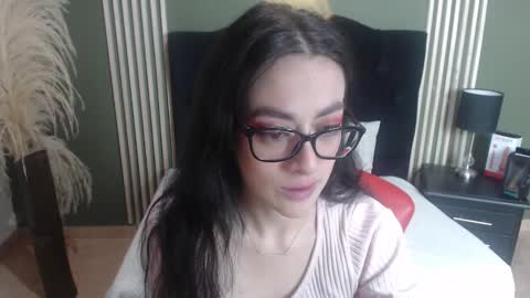 Snapshot of desiring__angel chatting on 01/23/25, 06:39 Desiring Angel online show from 01/23/25, 06:39