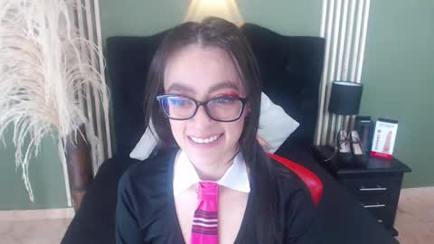 Snapshot of desiring__angel chatting on 02/01/25, 04:56 Desiring Angel online show from 02/01/25, 04:56