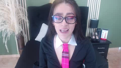 Snapshot of desiring__angel chatting on 02/01/25, 07:57 Desiring Angel online show from 02/01/25, 07:57