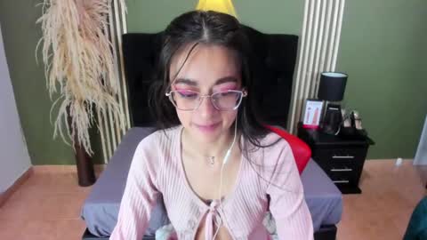 Snapshot of desiring__angel chatting on 03/06/25, 05:57 Desiring Angel online show from 03/06/25, 05:57