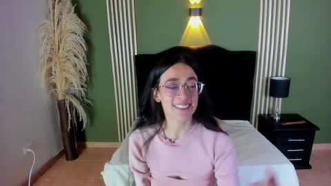 Snapshot of desiring__angel chatting on 03/08/25, 08:00 Desiring Angel online show from 03/08/25, 08:00