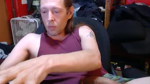Snapshot of desolation2012 chatting on 05/28/26, 05:05 desolation2012 online show from 05/28/26, 05:05