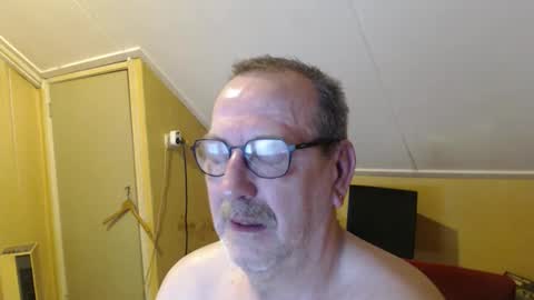 Snapshot of destelp chatting on 06/01/26, 09:49 destelp online show from 06/01/26, 09:49
