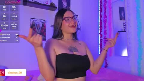 Snapshot of destiny14_ chatting on 09/09/25, 02:22 Dani online show from 09/09/25, 02:22