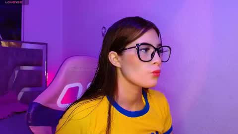 Snapshot of destinya_ chatting on 06/17/26, 12:07 destinya_ online show from 06/17/26, 12:07