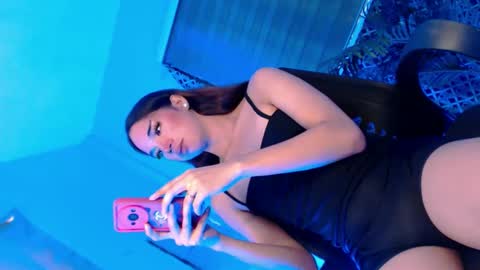 Snapshot of destinyrosexxx chatting on 01/10/25, 02:35 Chelsea online show from 01/10/25, 02:35