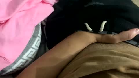 Snapshot of destrosandotelculo chatting on 10/29/25, 01:08 destrosandotelculo online show from 10/29/25, 01:08