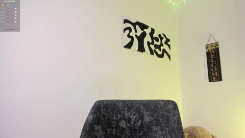 Snapshot of desty_y chatting on 09/11/25, 04:23 desty_y online show from 09/11/25, 04:23