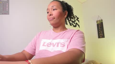 Snapshot of desty_y chatting on 10/24/25, 03:03 desty_y online show from 10/24/25, 03:03