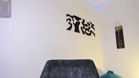 desty_y online show from 11/13/25, 03:49