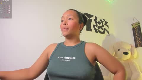 desty_y online show from 11/26/25, 08:32