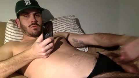 Snapshot of detroitbro chatting on 12/03/25, 03:25 Detroit Bro online show from 12/03/25, 03:25