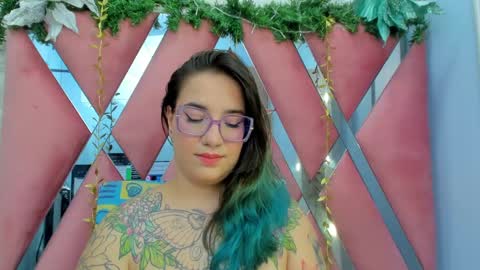 Snapshot of deva_blue chatting on 01/08/25, 07:13 Deva Blue online show from 01/08/25, 07:13