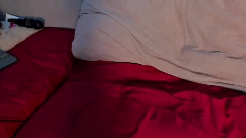 Snapshot of deva_blue chatting on 03/04/25, 06:37 Deva Blue online show from 03/04/25, 06:37