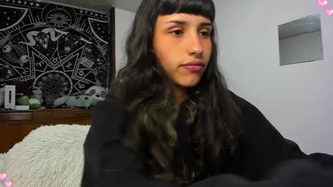 Snapshot of devadoll chatting on 12/02/24, 02:09 Gi HELP ME REACH 50 THUMPS UP 3 online show from 12/02/24, 02:09