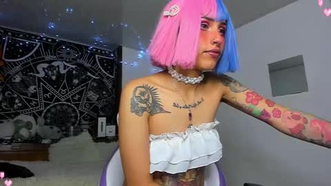 Snapshot of devadoll chatting on 03/11/25, 01:37 Gi HELP ME REACH 50 THUMPS UP 3 online show from 03/11/25, 01:37