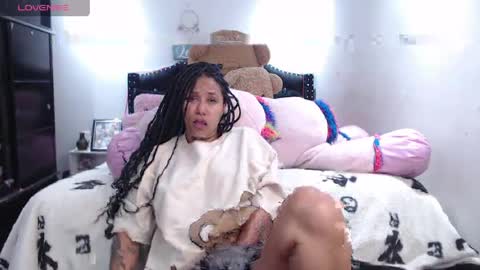 Snapshot of devi_black_13_ chatting on 05/06/26, 01:36 devi_black_13_ online show from 05/06/26, 01:36