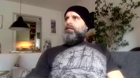 Snapshot of devil_dark_berlin chatting on 10/31/25, 08:59 ooo  Devil Dark  ooo online show from 10/31/25, 08:59