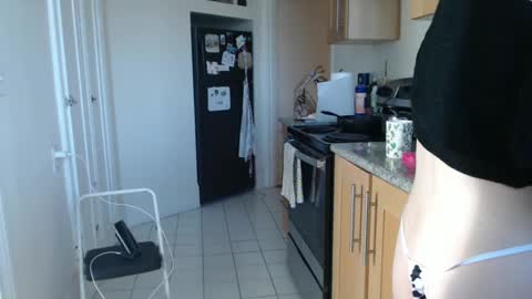 Snapshot of devilg1rl chatting on 02/23/25, 12:19 poutyangel online show from 02/23/25, 12:19